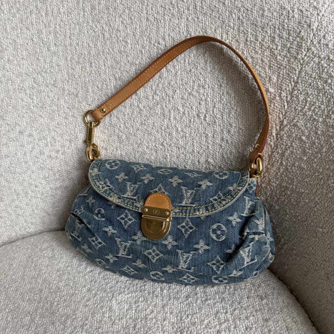2005 Louis Vuitton Blue Denim Pleaty Shoulder Bag