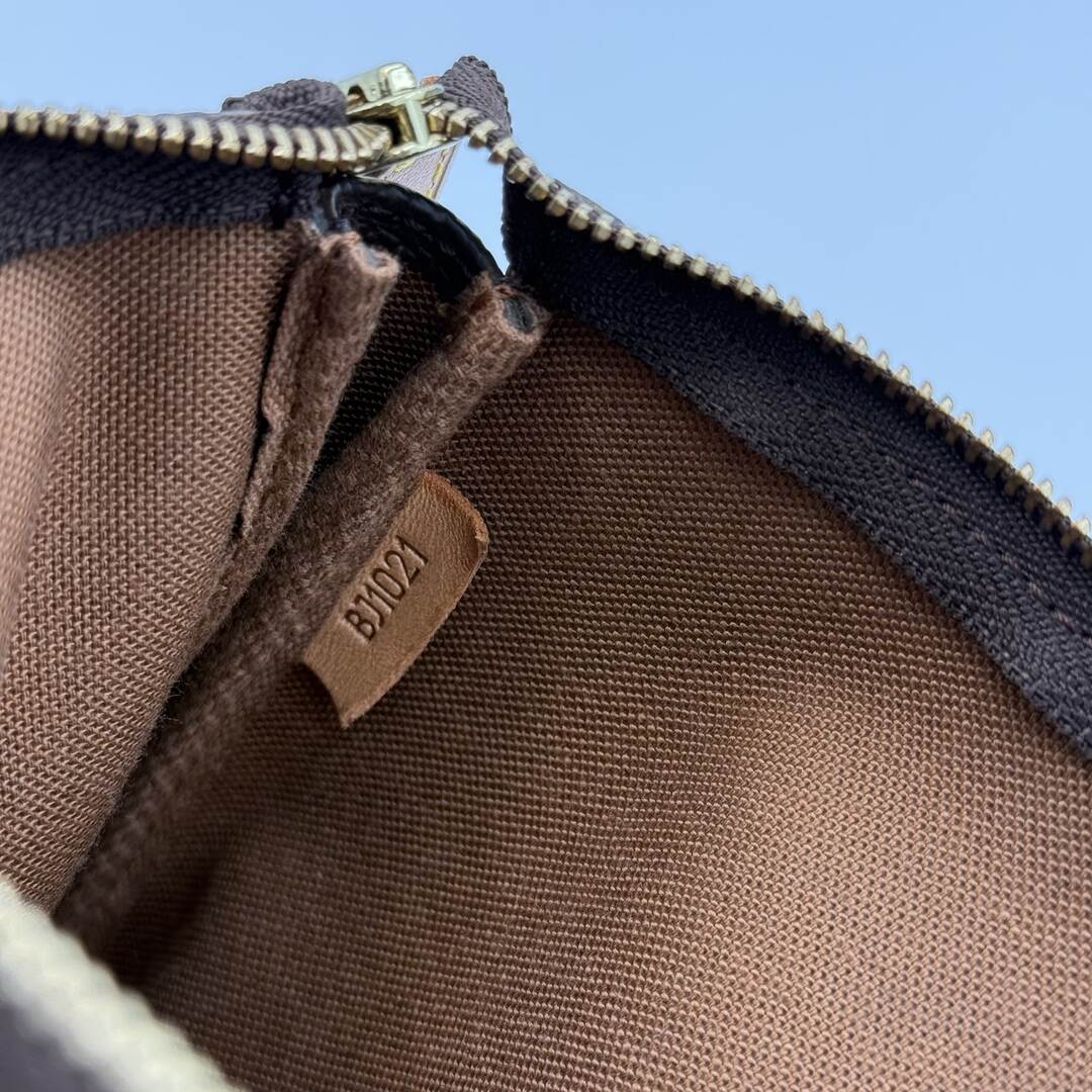 2001 Louis Vuitton Monogram Pochette Accessories Shoulder Bag