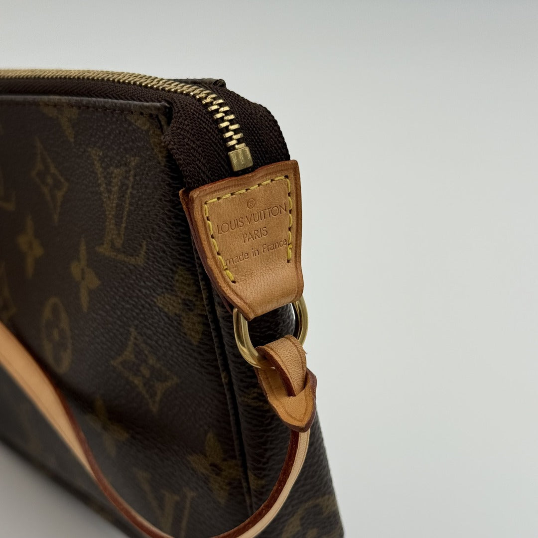 2000 Louis Vuitton Monogram Pochette Accessories Shoulder Bag