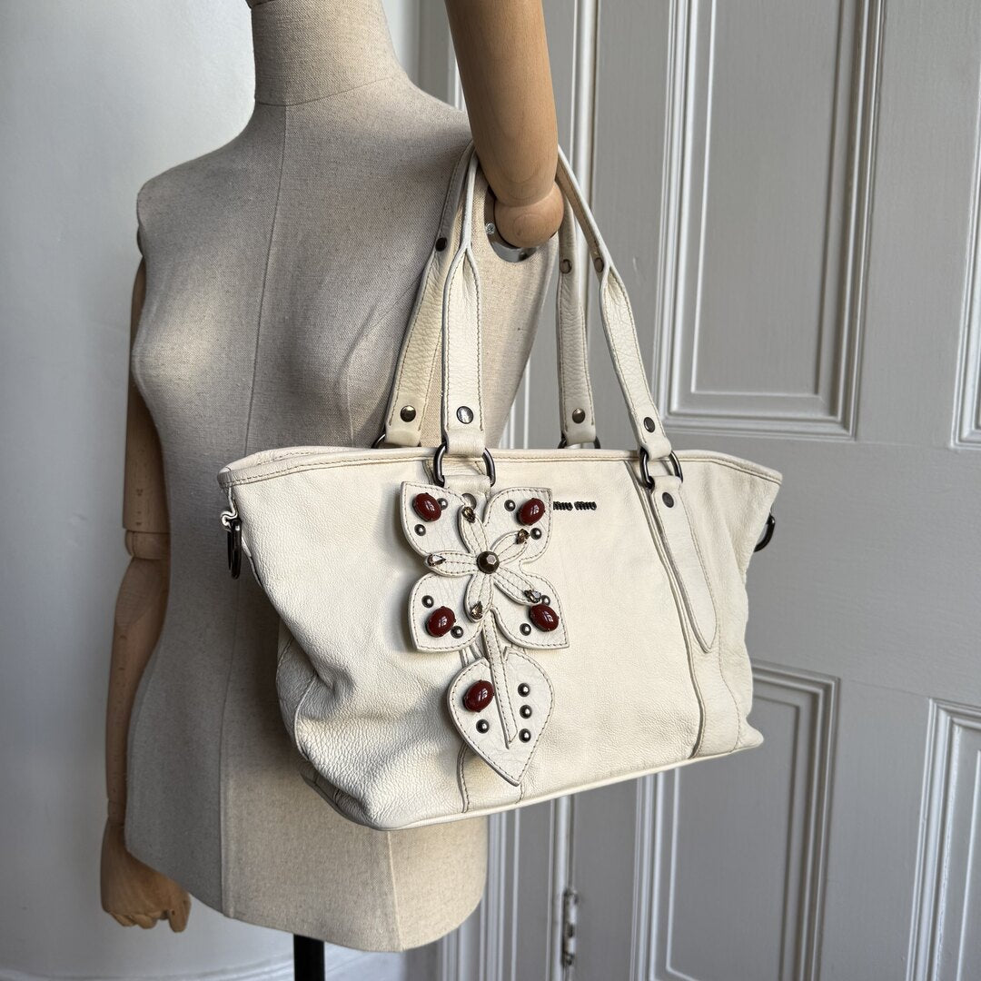 2000s Miu Miu White Leather Flower Shoulder Bag