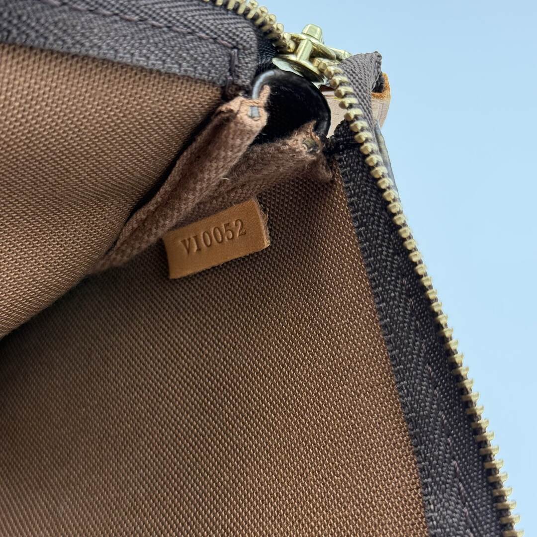 2002 Louis Vuitton Monogram Pochette Accessories Shoulder Bag