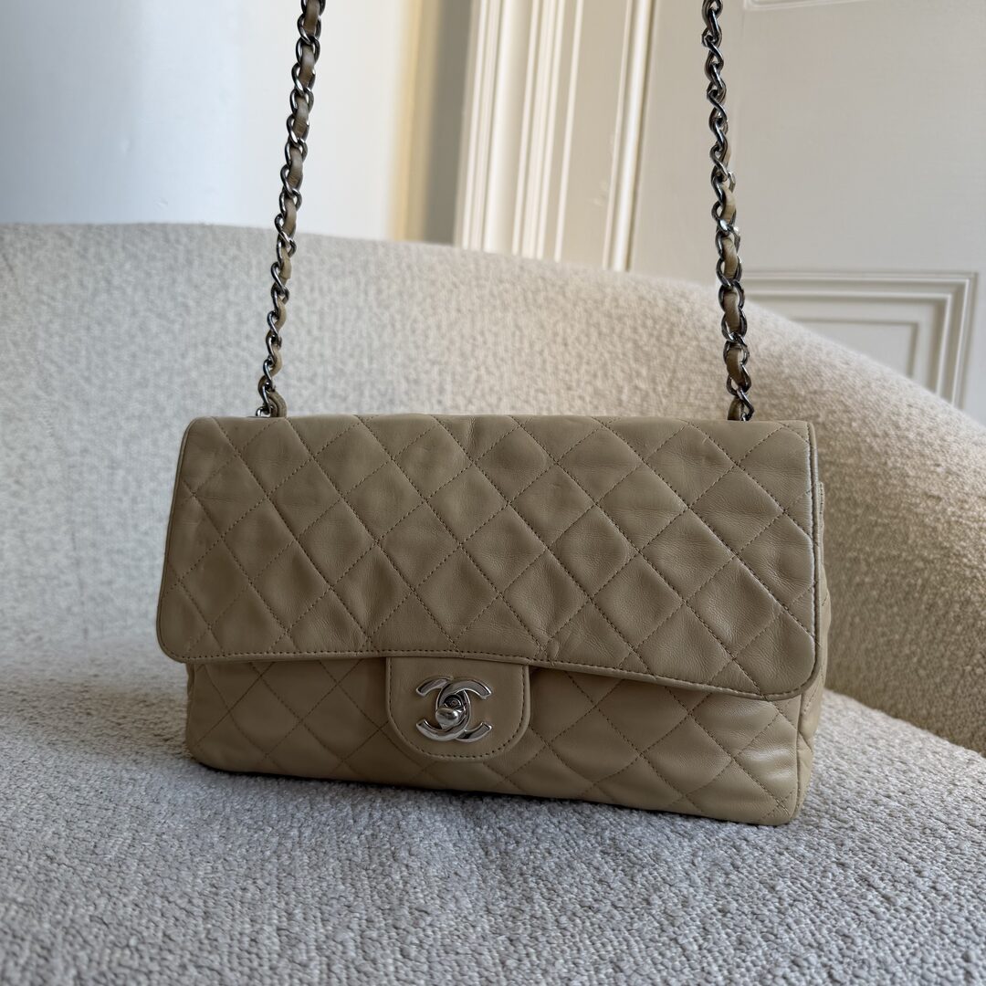 90s Chanel Matelasse Flap Chain Silver Beige Shoulder Bag