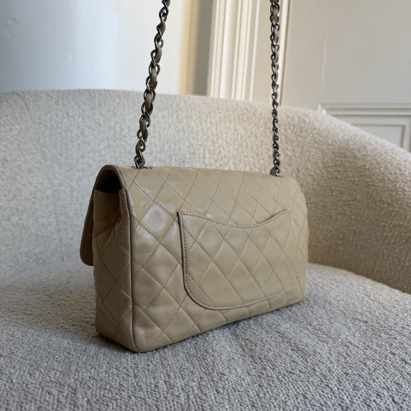 90s Chanel Matelasse Flap Chain Silver Beige Shoulder Bag