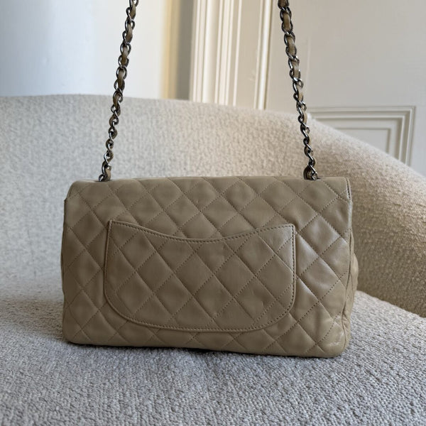 90s Chanel Matelasse Flap Chain Silver Beige Shoulder Bag