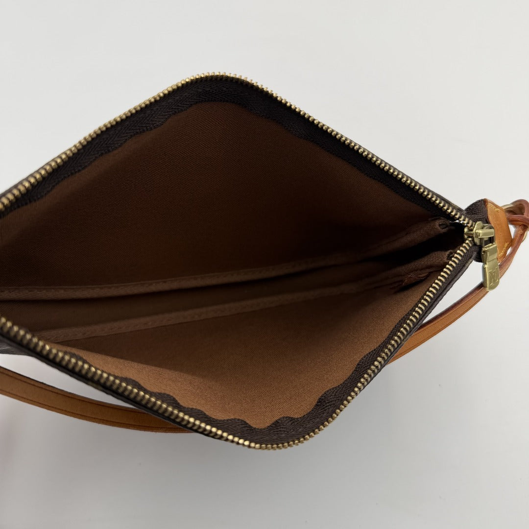 2001 Louis Vuitton Monogram Pochette Accessories Shoulder Bag