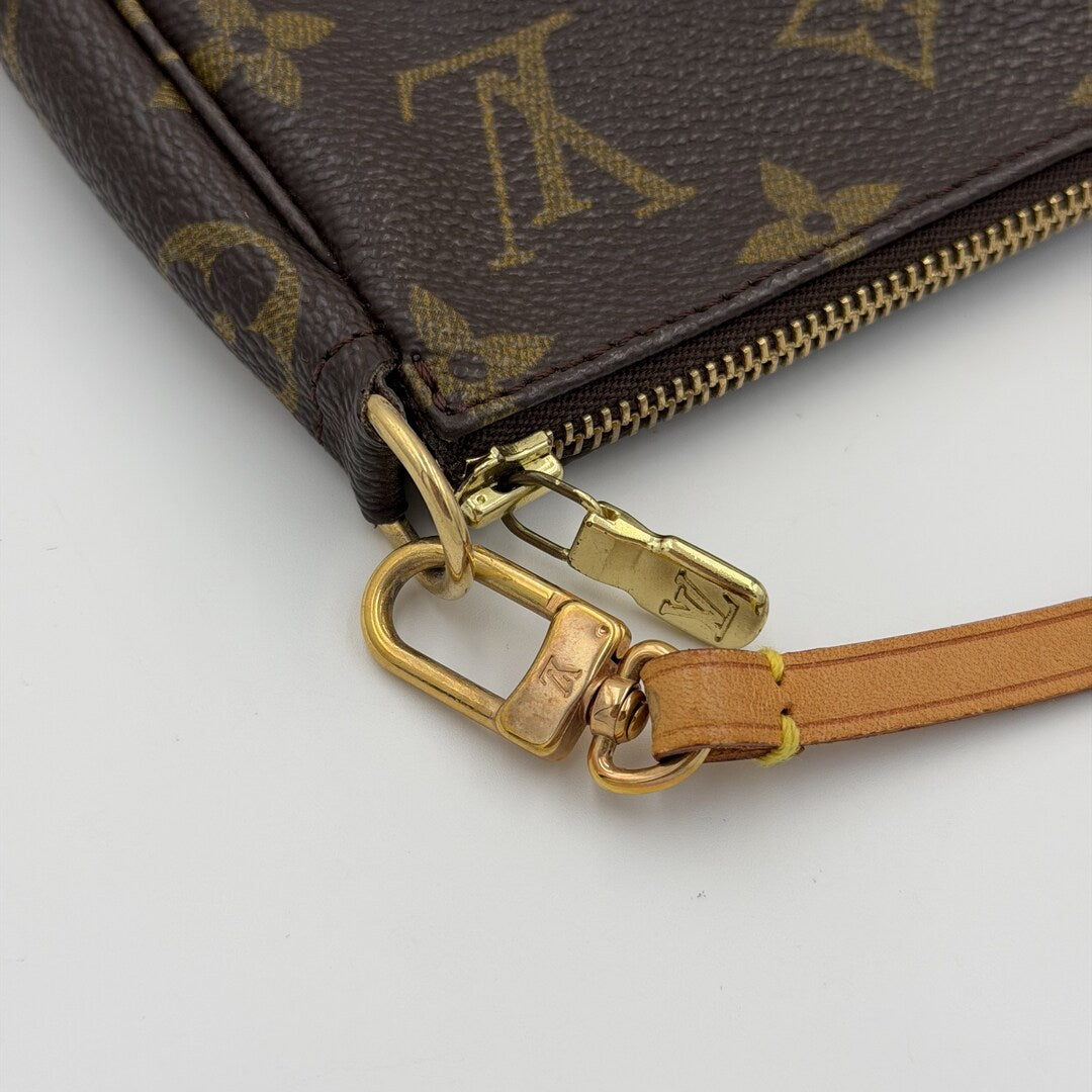 2001 Louis Vuitton Monogram Pochette Accessories Shoulder Bag