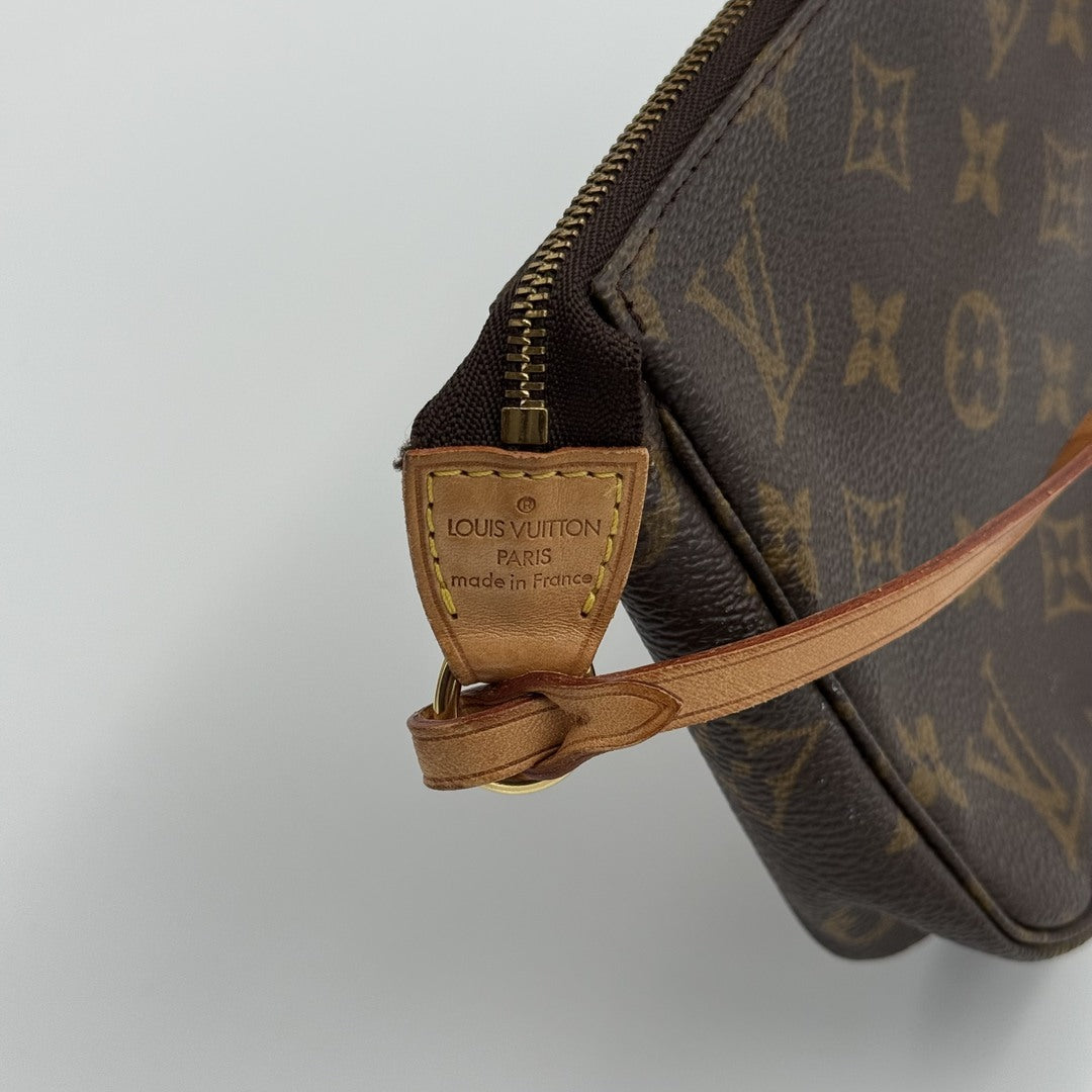 2000 Louis Vuitton Monogram Pochette Accessories Shoulder Bag