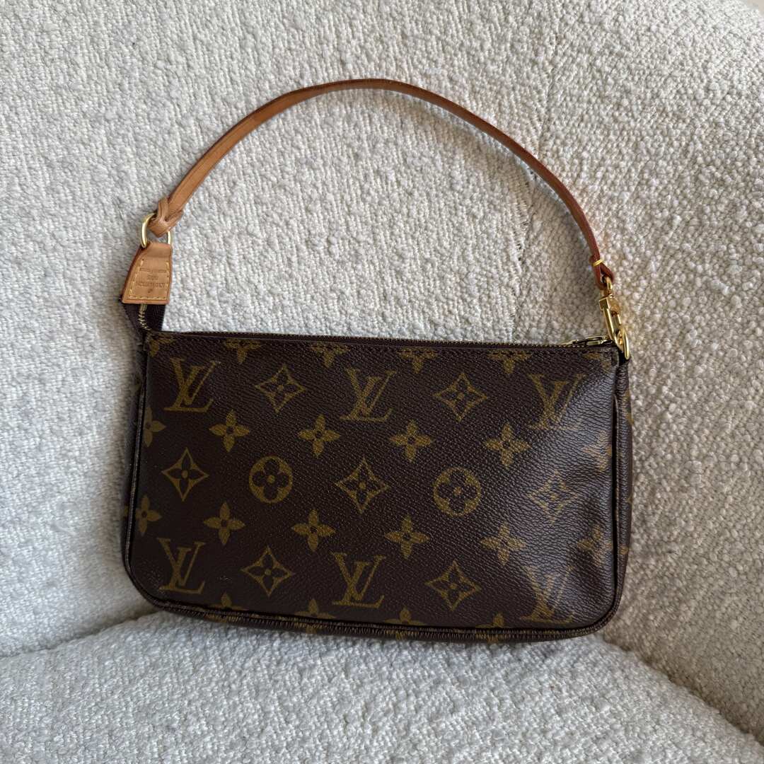 2000 Louis Vuitton Monogram Pochette Accessories Shoulder Bag
