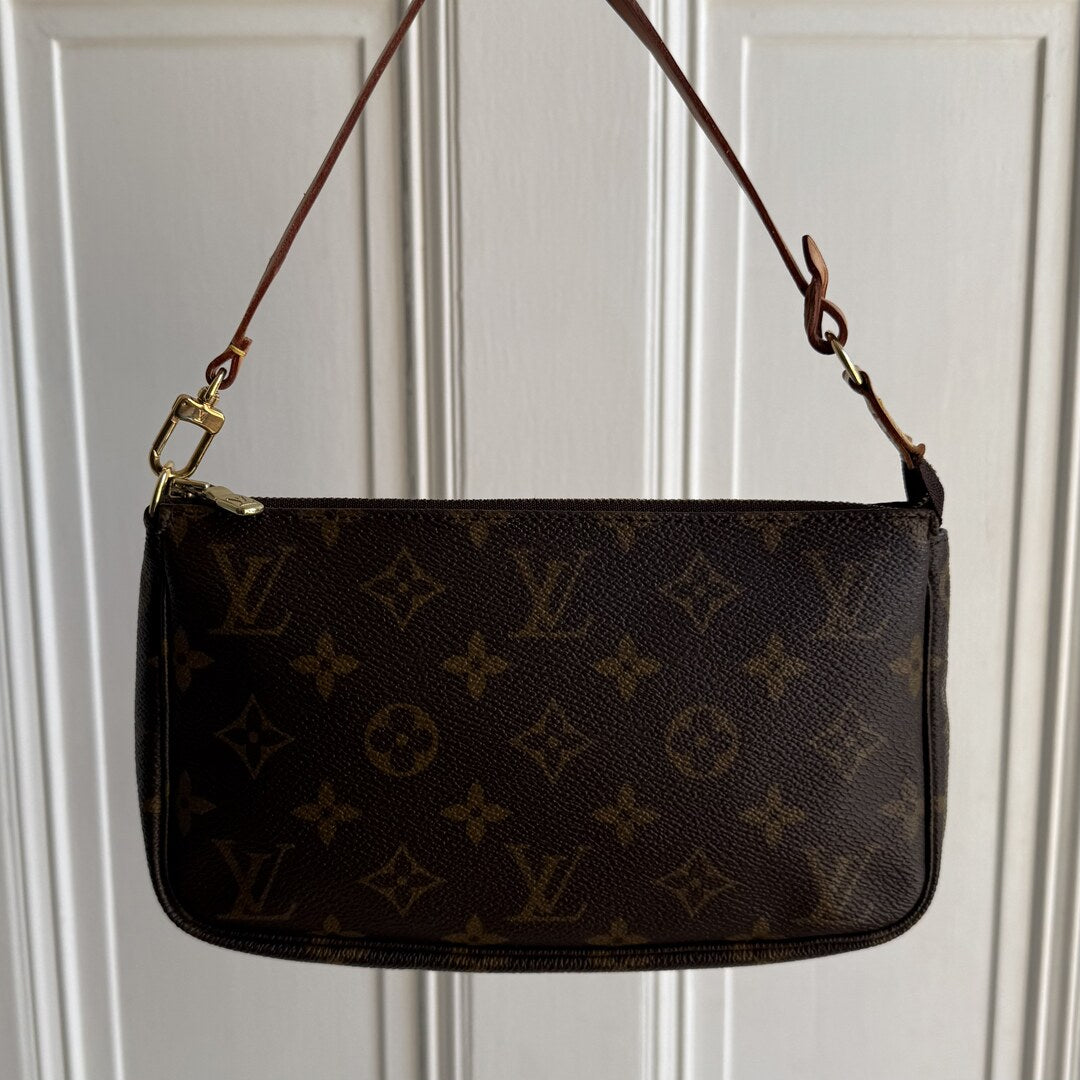 2000 Louis Vuitton Monogram Pochette Accessories Shoulder Bag