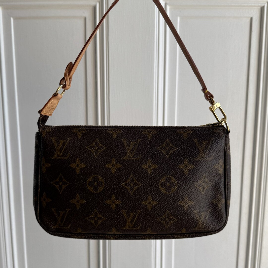 2000 Louis Vuitton Monogram Pochette Accessories Shoulder Bag