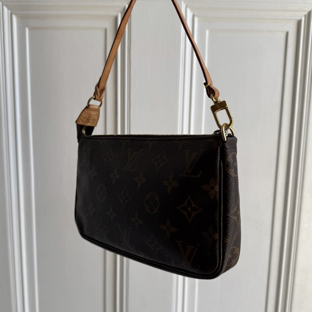 2000 Louis Vuitton Monogram Pochette Accessories Shoulder Bag