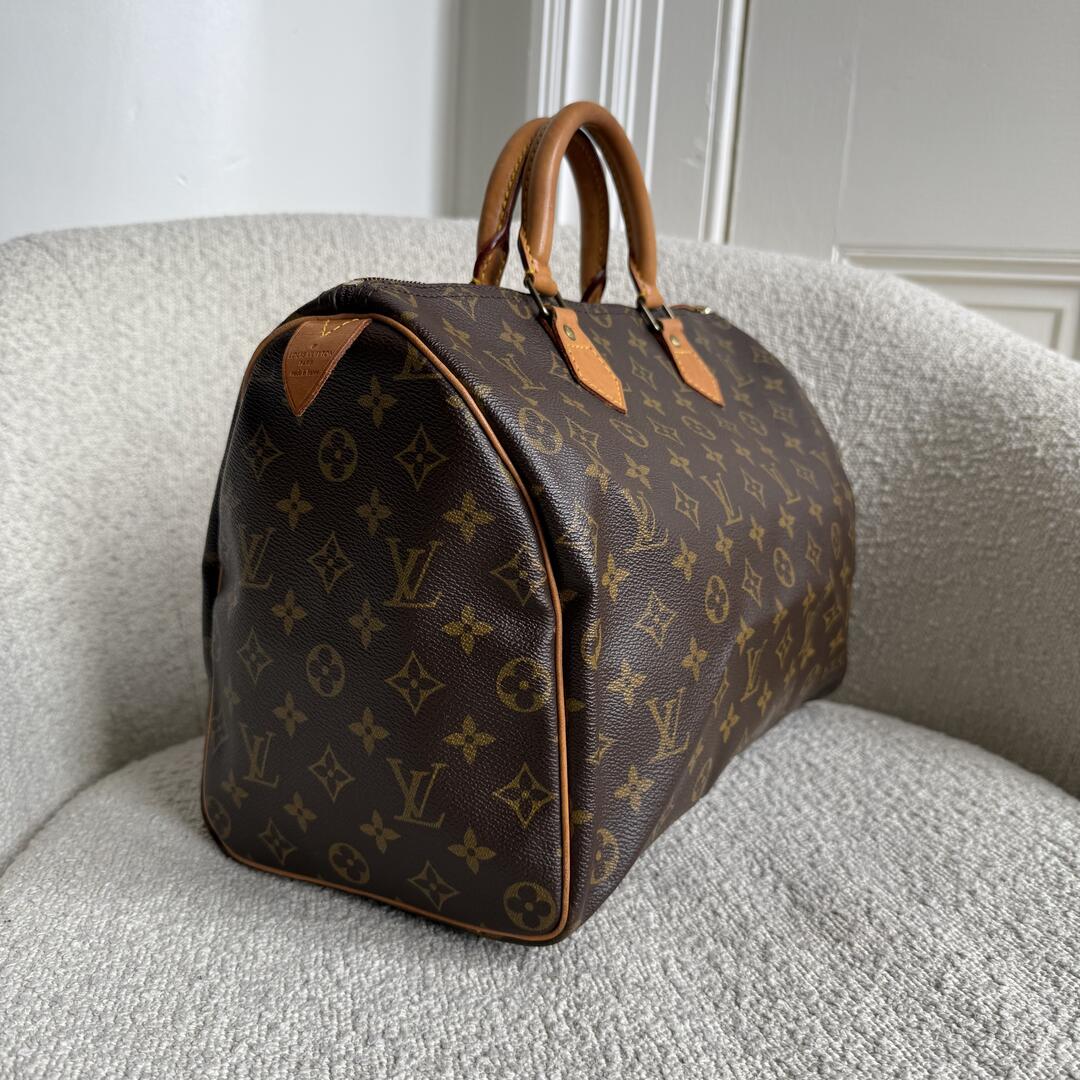Louis Vuitton Monogram Speedy 35 Handbag