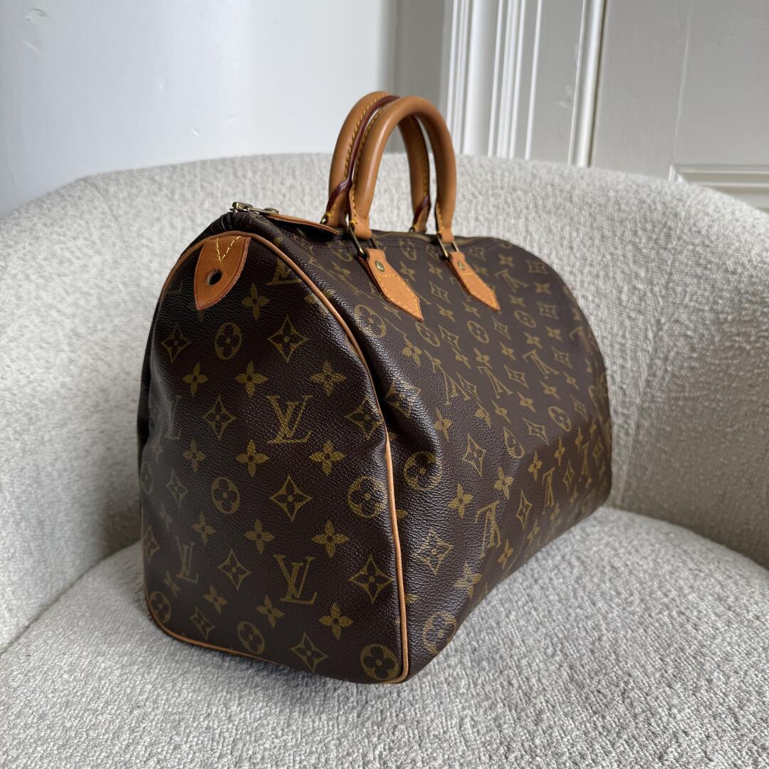 Louis Vuitton Monogram Speedy 35 Handbag