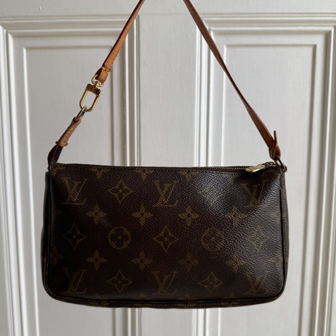 2001 Louis Vuitton Monogram Pochette Accessories Shoulder Bag