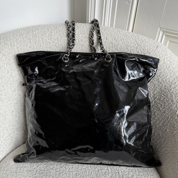 2009 Chanel CC Patent Leather Black Chain Tote Bag