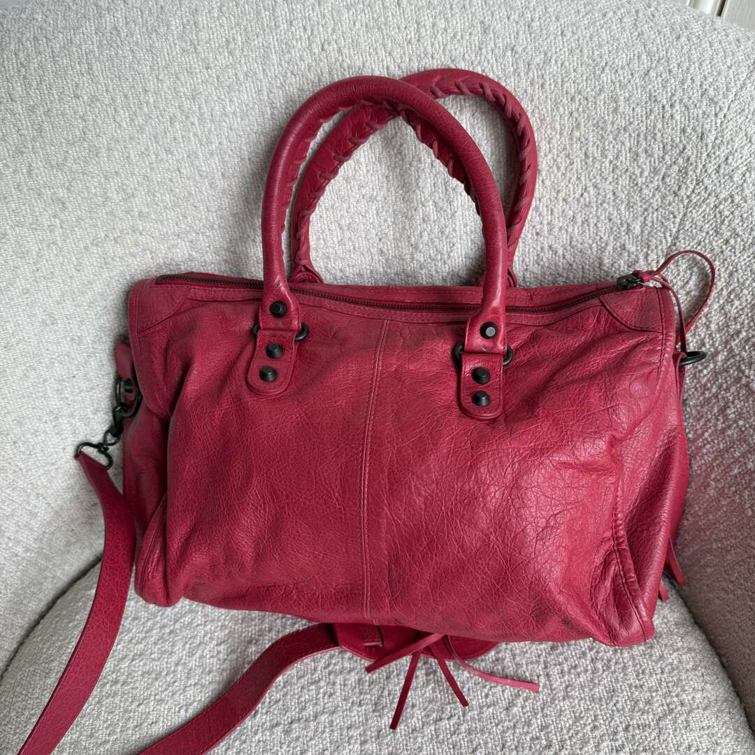 Balenciaga Maxi Twiggy Pink Leather Shoulder Bag