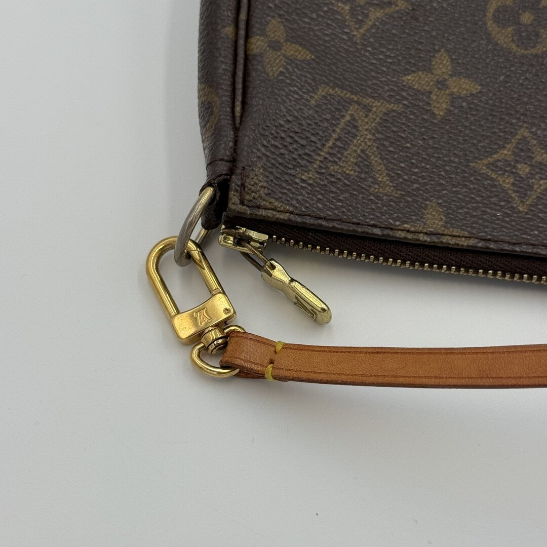 2002 Louis Vuitton Monogram Pochette Accessories Shoulder Bag