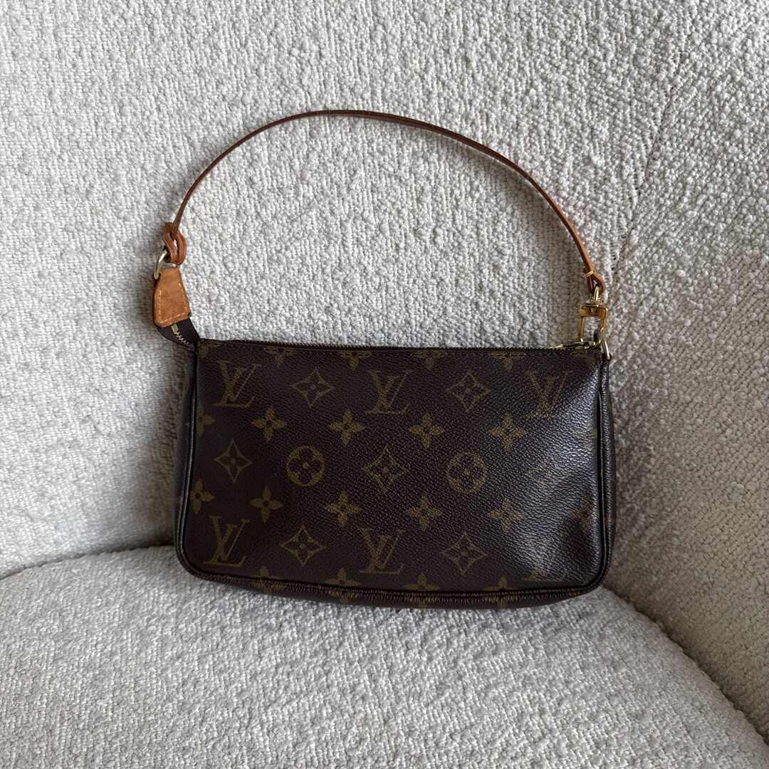 2002 Louis Vuitton Monogram Pochette Accessories Shoulder Bag