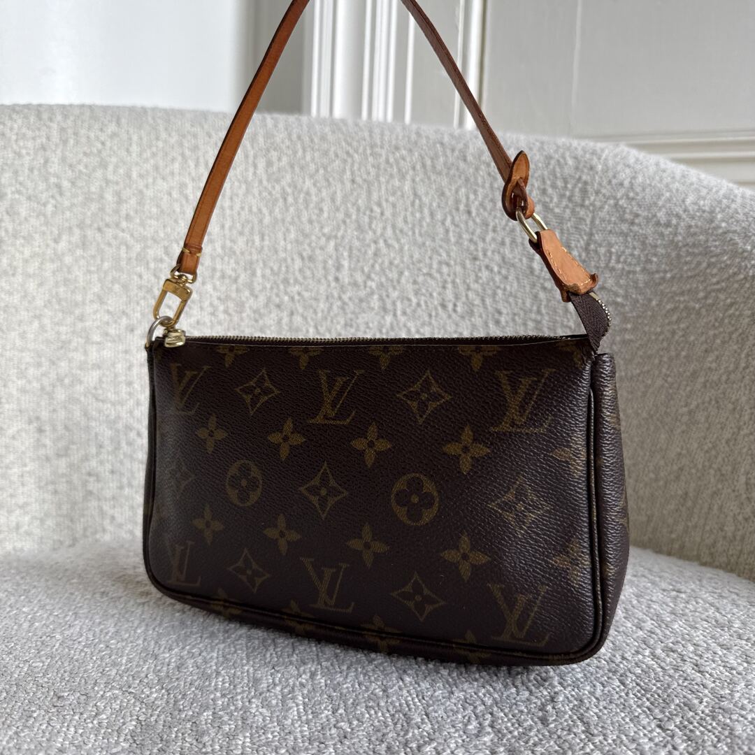 2002 Louis Vuitton Monogram Pochette Accessories Shoulder Bag