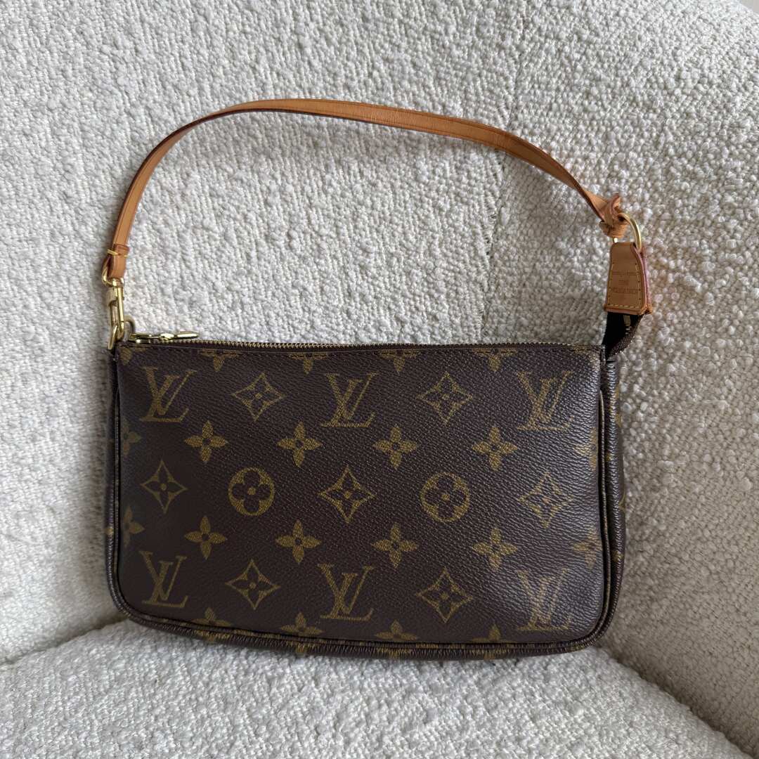 2000 Louis Vuitton Monogram Pochette Accessories Shoulder Bag