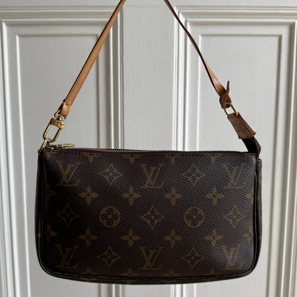 2002 Louis Vuitton Monogram Pochette Accessories Shoulder Bag
