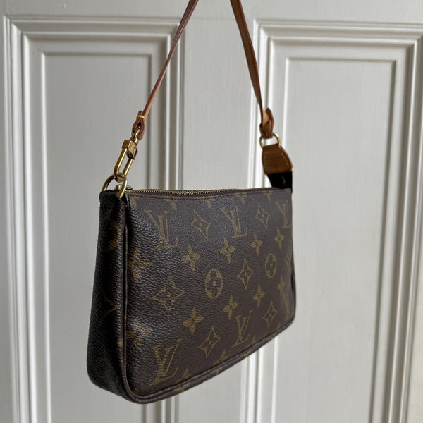 2002 Louis Vuitton Monogram Pochette Accessories Shoulder Bag