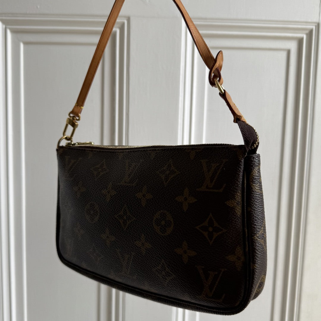 2000 Louis Vuitton Monogram Pochette Accessories Shoulder Bag